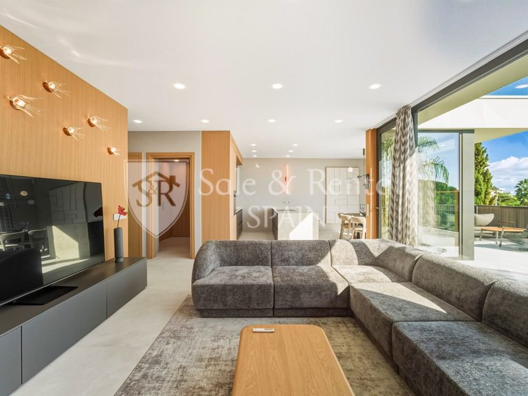 Villa for Sale in Lloret De Mar, Gerona 4