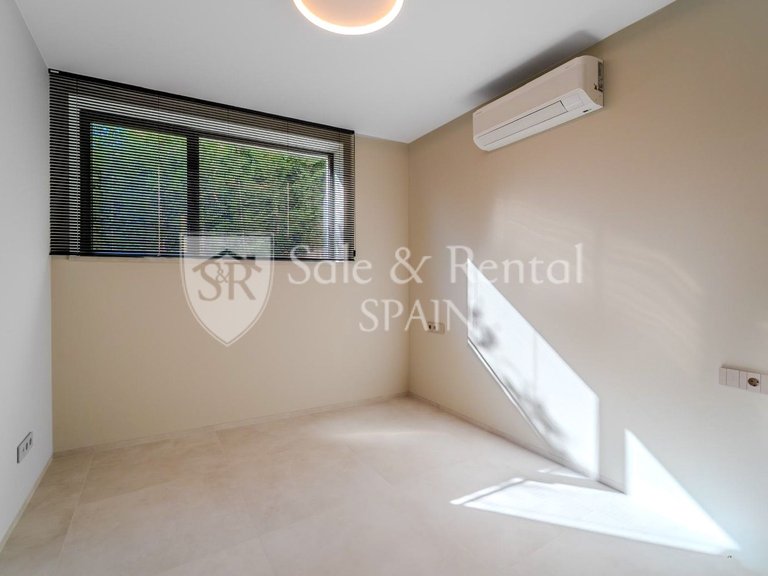 Villa for Sale in Lloret De Mar, Gerona 8