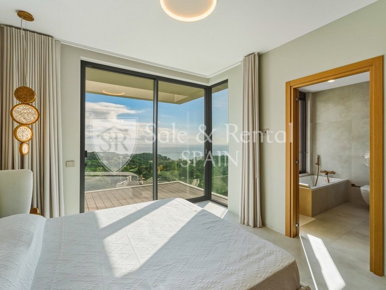 Villa for Sale in Lloret De Mar, Gerona 11
