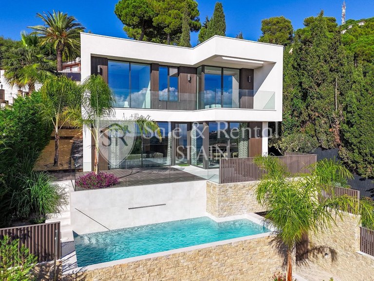 Villa for Sale in Lloret De Mar, Gerona 12