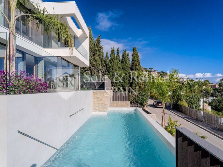 Villa for Sale in Lloret De Mar, Gerona 39