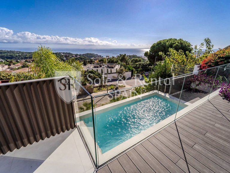 Villa for Sale in Lloret De Mar, Gerona 40
