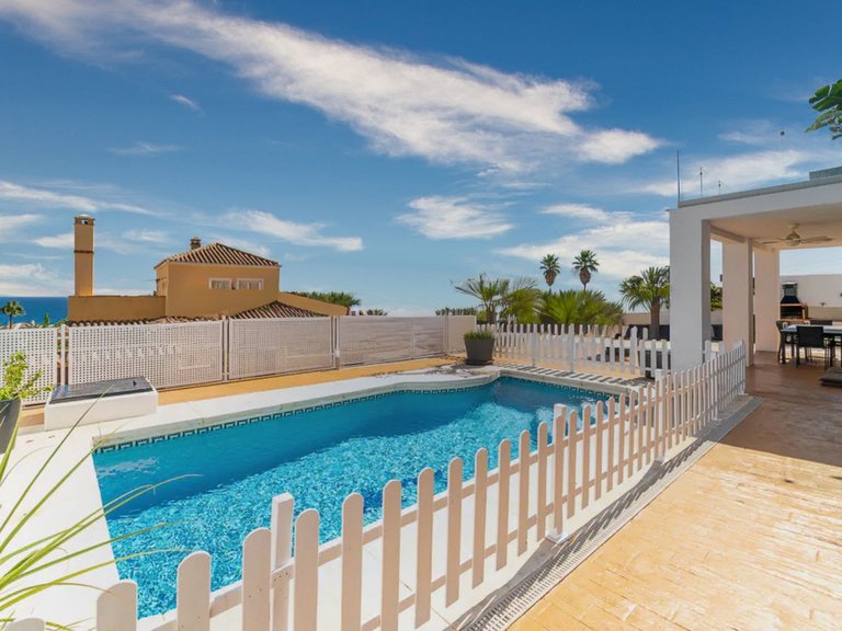 Villa for Sale in Estepona, Malaga 5