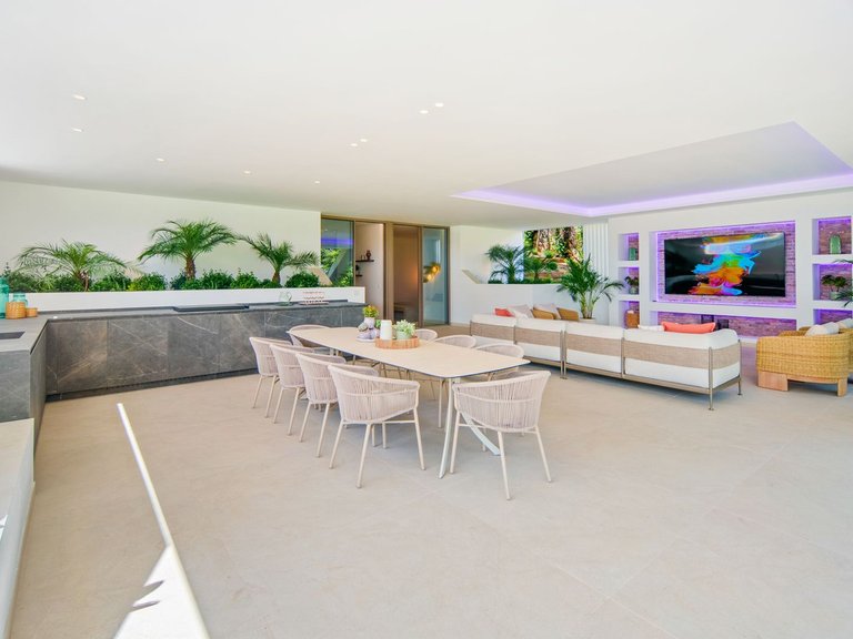 Villa for Sale in Nueva Andalucia, Malaga 35