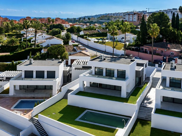 Villa for Sale in La Duquesa, Malaga 11
