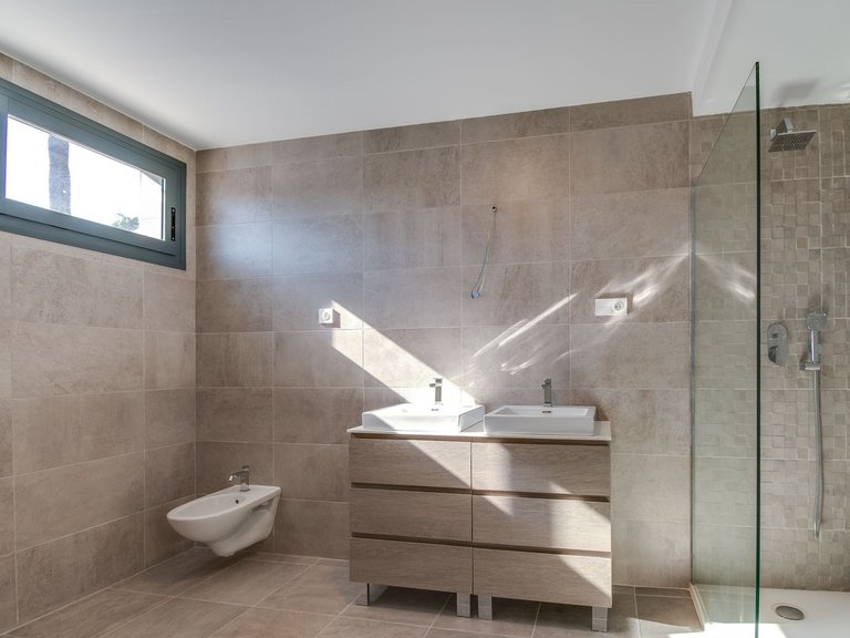 Villa for Sale in La Duquesa, Malaga 32