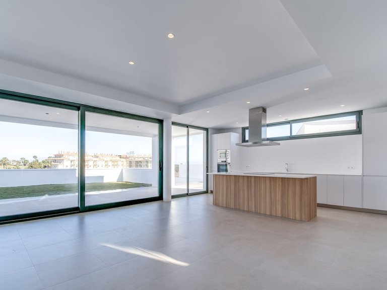 Villa for Sale in La Duquesa, Malaga 40