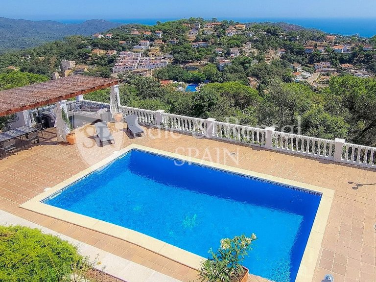 Villa for Sale in Lloret De Mar, Gerona 1