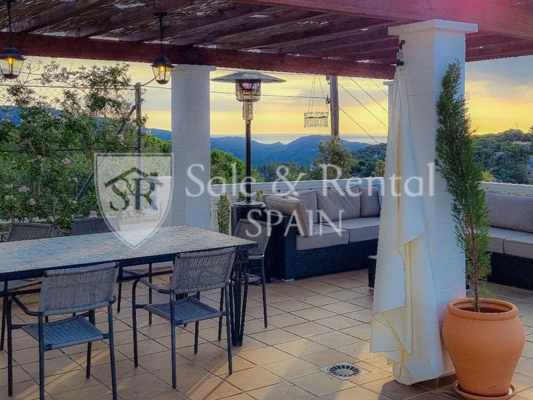 Villa for Sale in Lloret De Mar, Gerona 24
