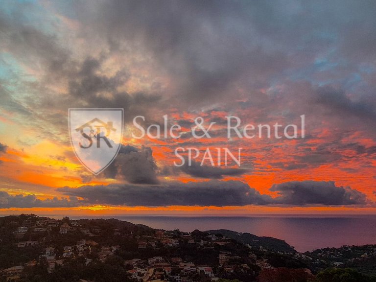 Villa for Sale in Lloret De Mar, Gerona 36