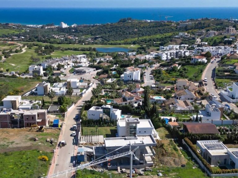 Villa for Sale in Estepona, Malaga 11