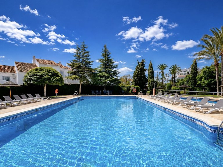 Apartment for Sale in Nueva Andalucia, Malaga 1