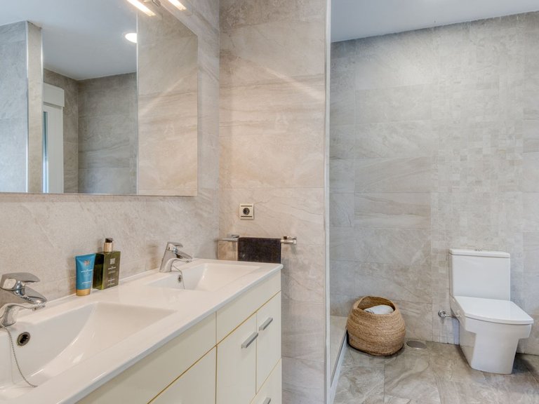 Town House for Sale in Riviera Del Sol, Malaga 22