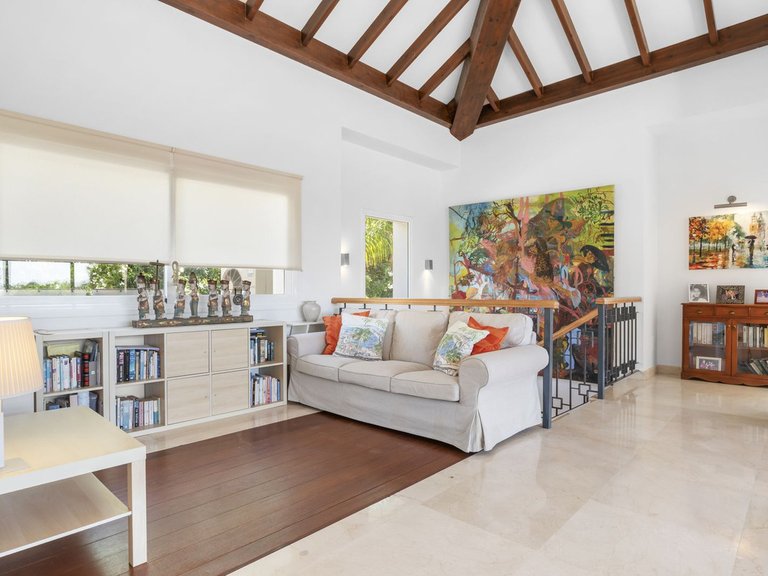 Villa for Sale in El Paraiso, Malaga 20