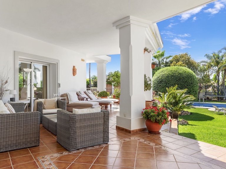 Villa for Sale in El Paraiso, Malaga 43