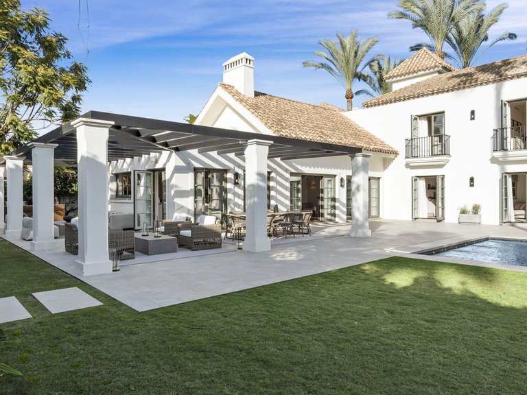 Villa for Sale in Marbella, Malaga 9