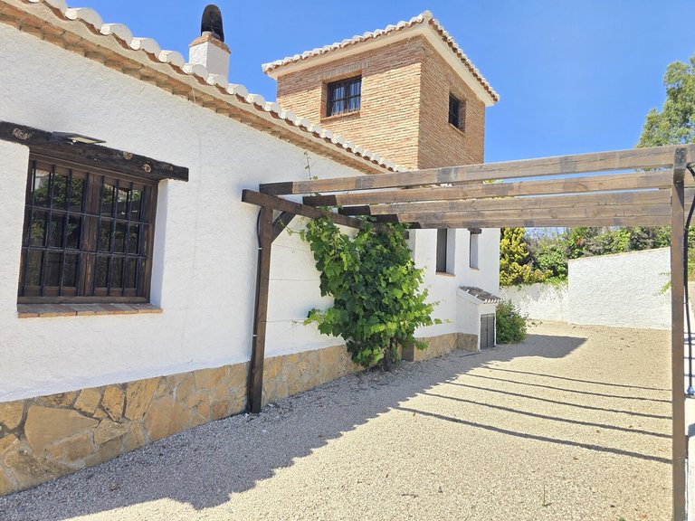 Villa for Sale in Alcaucin, Malaga 9