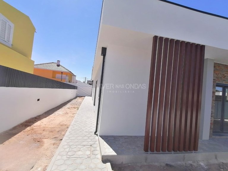 Villa for Sale in Fernao Ferro, Setubal 31