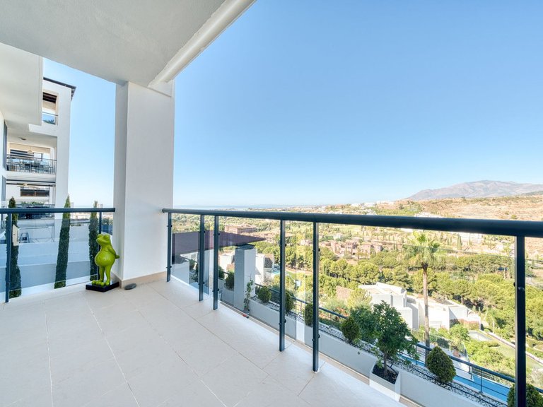 Apartment for Sale in Benahavis, Malaga 9