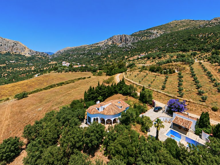 Villa for Sale in Periana, Malaga 5