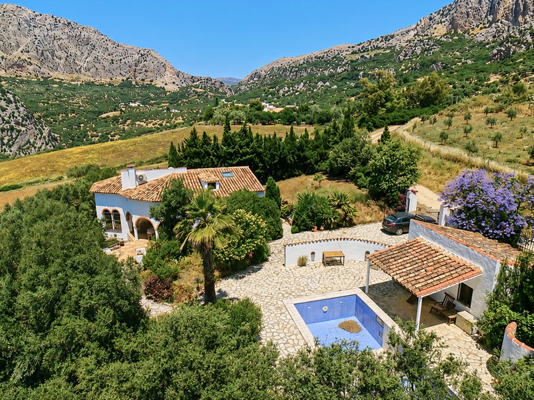 Villa for Sale in Periana, Malaga 43