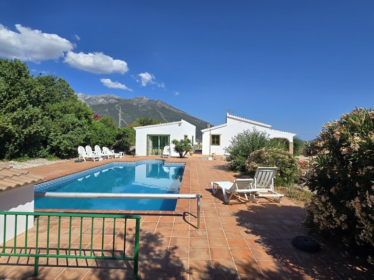 Villa for Sale in Alcaucin, Malaga 4
