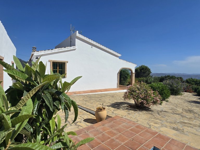 Villa for Sale in Alcaucin, Malaga 40