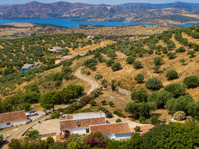 Villa for Sale in Alcaucin, Malaga 2
