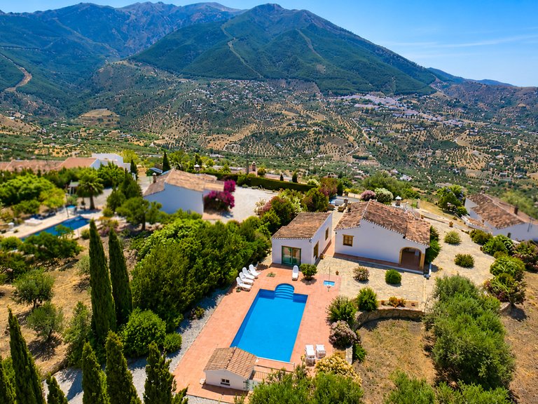 Villa for Sale in Alcaucin, Malaga 3