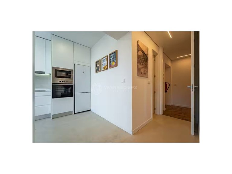 Apartment for Sale in Porto, Porto 8