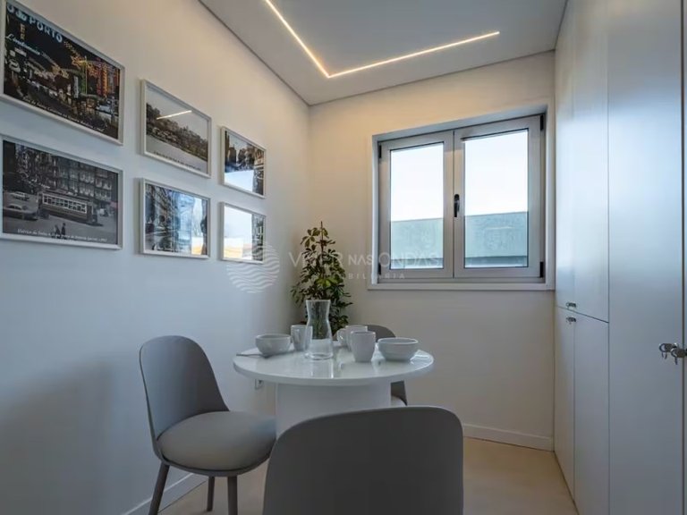 Apartment for Sale in Porto, Porto 9