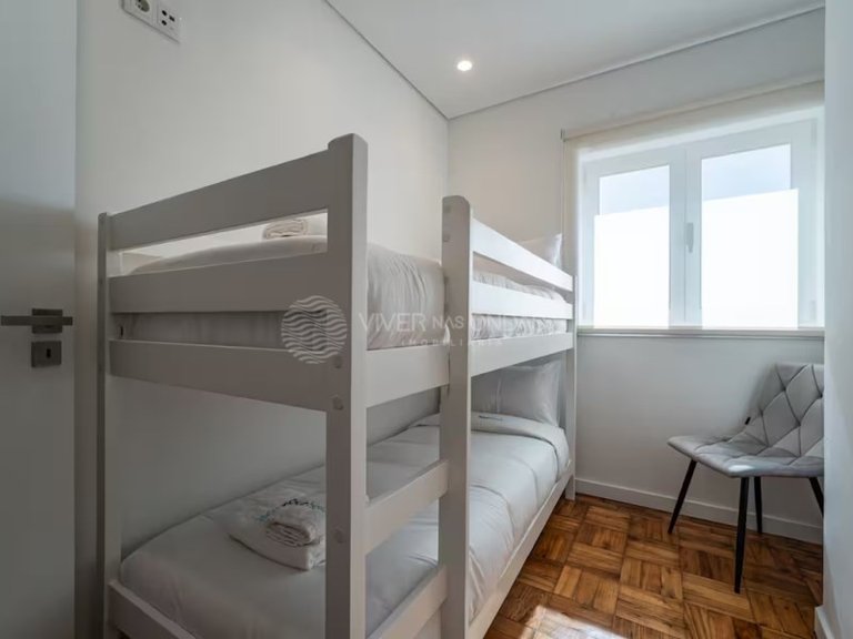 Apartment for Sale in Porto, Porto 12
