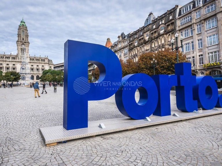 Apartment for Sale in Porto, Porto 18