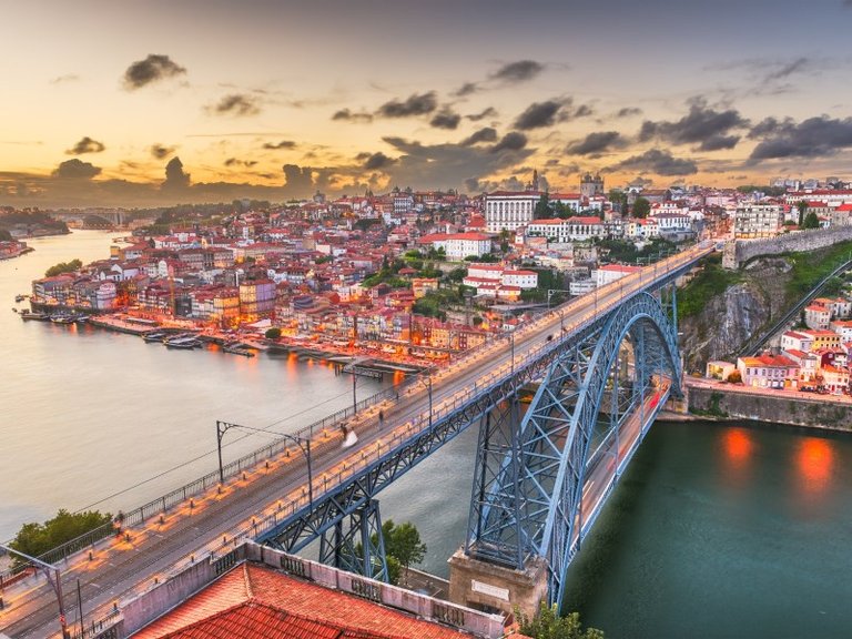 Apartment for Sale in Porto, Porto 20