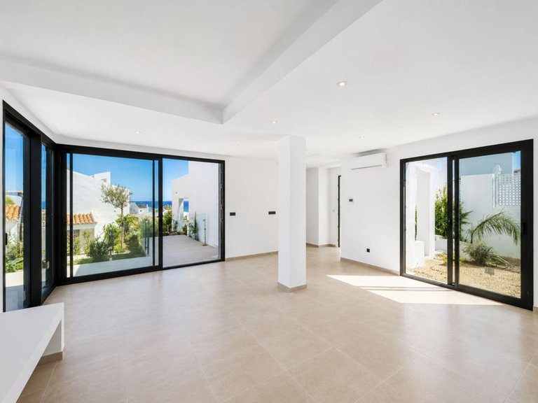 Town House for Sale in Estepona, Malaga 3