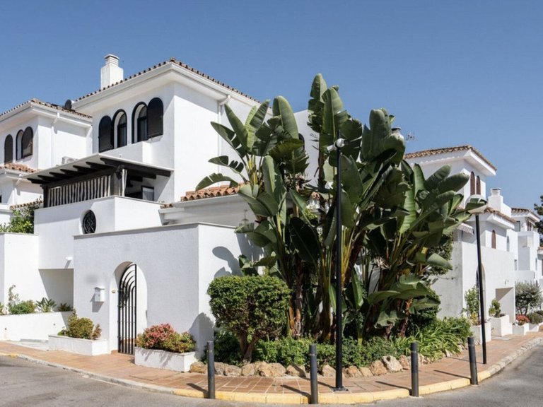 Town House for Sale in Estepona, Malaga 12