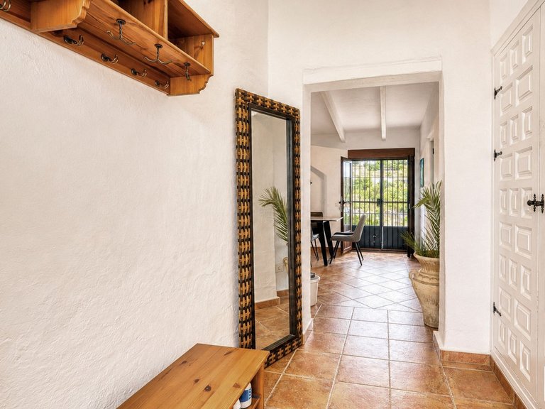 Villa for Sale in Alhaurin El Grande, Malaga 24