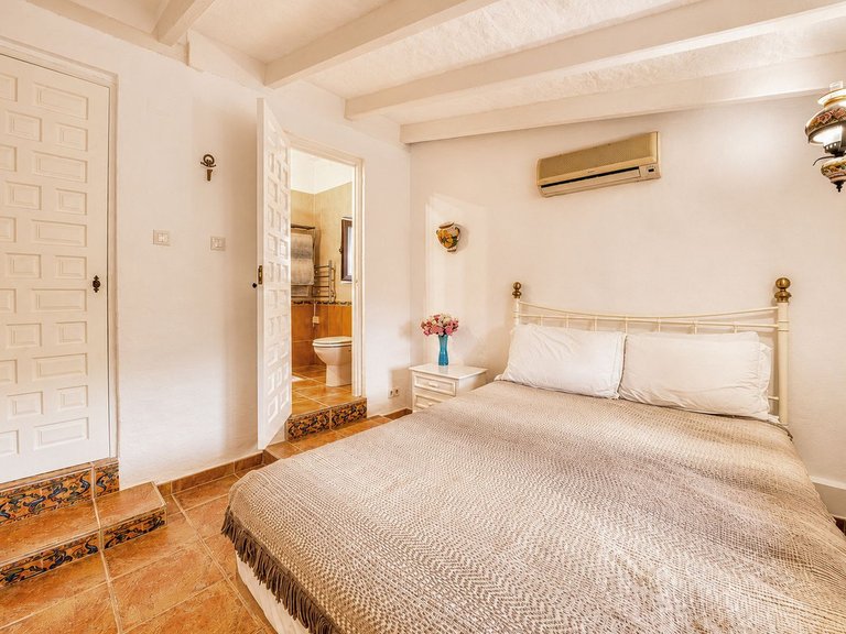 Villa for Sale in Alhaurin El Grande, Malaga 27