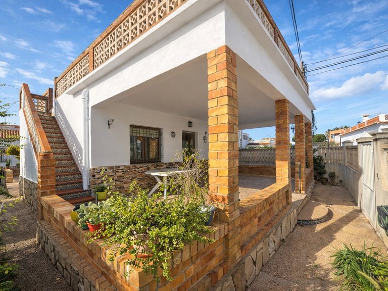 Villa for Sale in Oliva, Valencia 1