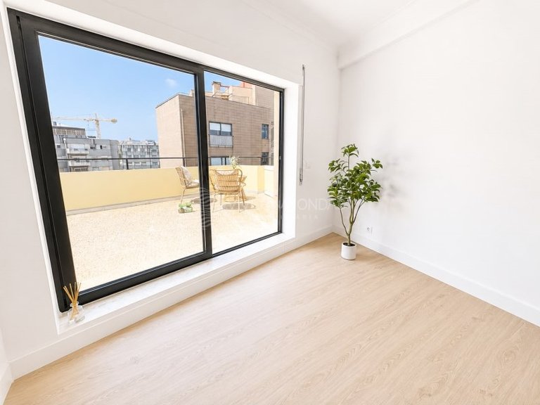 Apartment for Sale in Santa Marinha Do Zezere, Porto 6