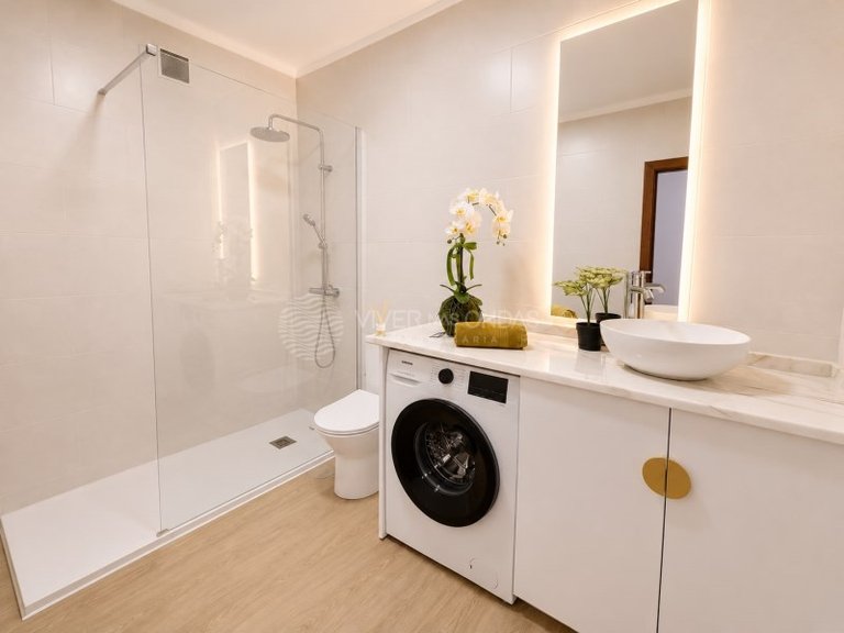 Apartment for Sale in Santa Marinha Do Zezere, Porto 17