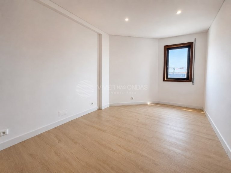 Apartment for Sale in Santa Marinha Do Zezere, Porto 19