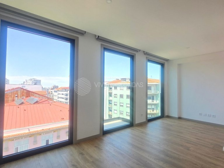 Apartment for Sale in Porto, Porto 11