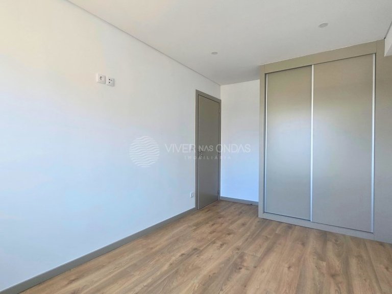 Apartment for Sale in Porto, Porto 12