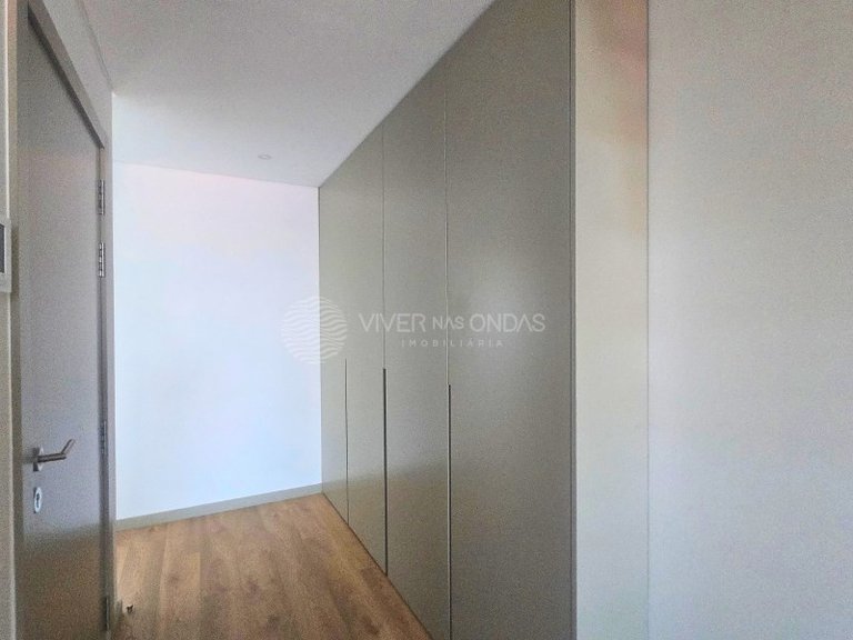 Apartment for Sale in Porto, Porto 13