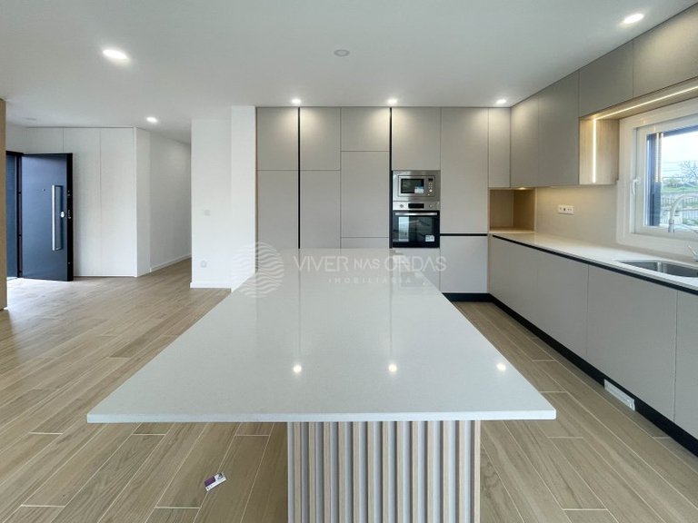 Villa for Sale in Fernao Ferro, Setubal 4