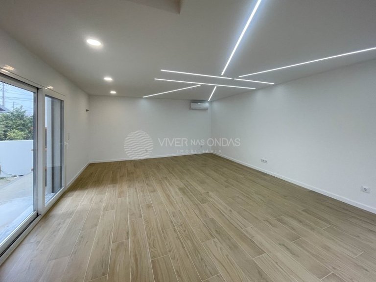 Villa for Sale in Fernao Ferro, Setubal 7