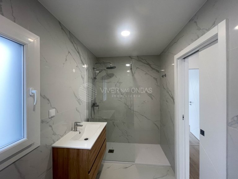Villa for Sale in Fernao Ferro, Setubal 14