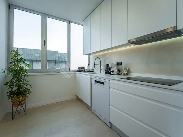 Apartment for Sale in Porto, Porto 7
