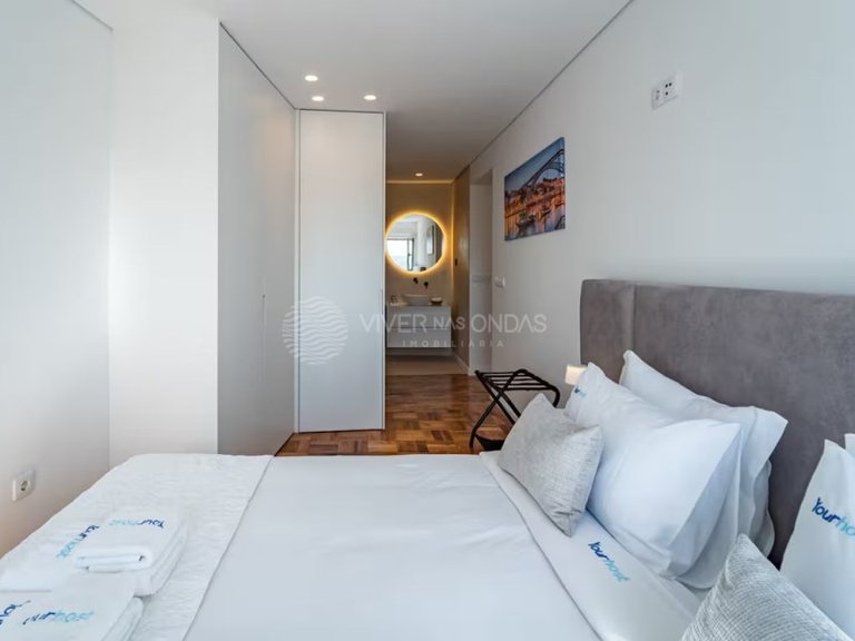 Apartment for Sale in Porto, Porto 17
